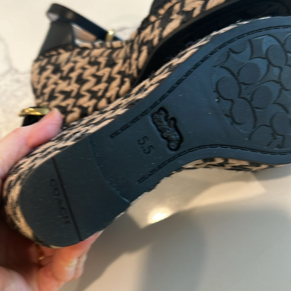 Coach wedges Sandal - Leather upper, Size 5.5 Brand New - Picture 5 of 7